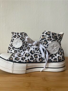 Converse Chuck Taylor Lift Hi trainers in leopard- ASOS Exclusive.